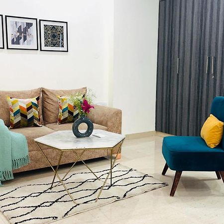 Bluo 1Bhk - Dlf Cybercity, Balcony, Lift, Parking Gurgaon Zewnętrze zdjęcie